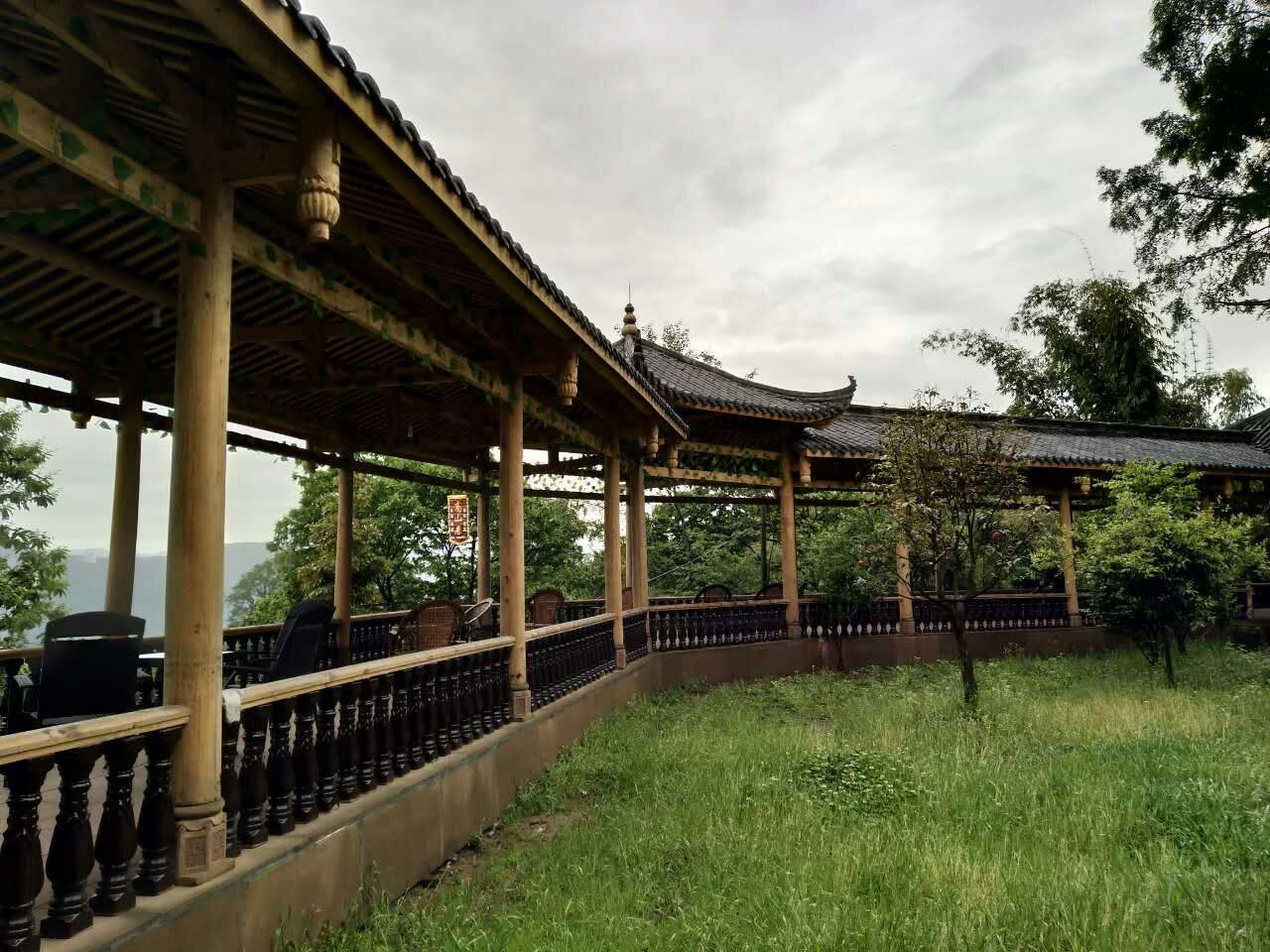 侯家山寨高山居農家樂
