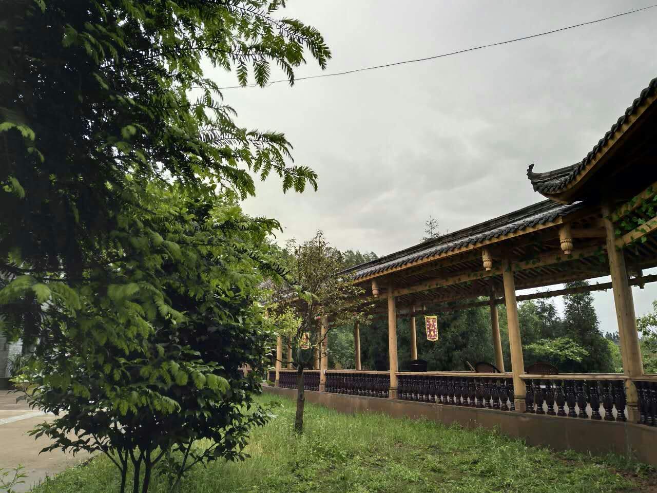 侯家山寨高山居農家樂