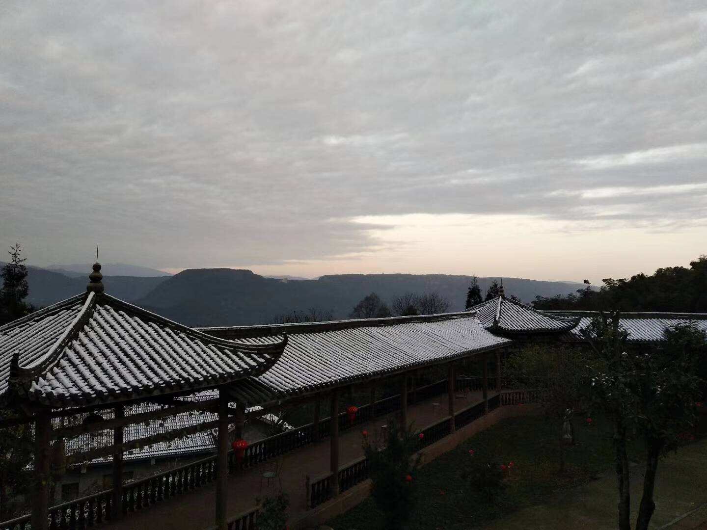侯家山寨高山居農家樂